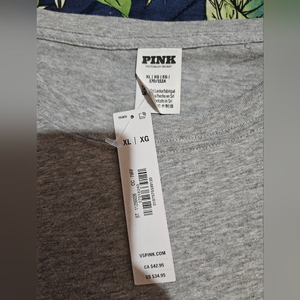 Victoria Secret Pink T-shirt - Picture 2 of 2